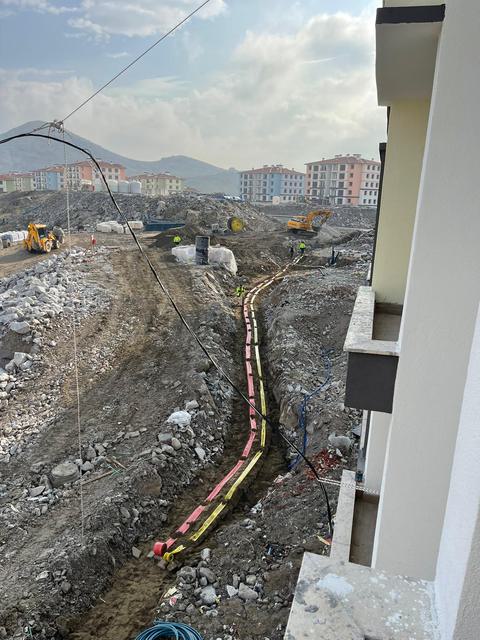 Trafo merkezine giden yer altı kablo güzergahı